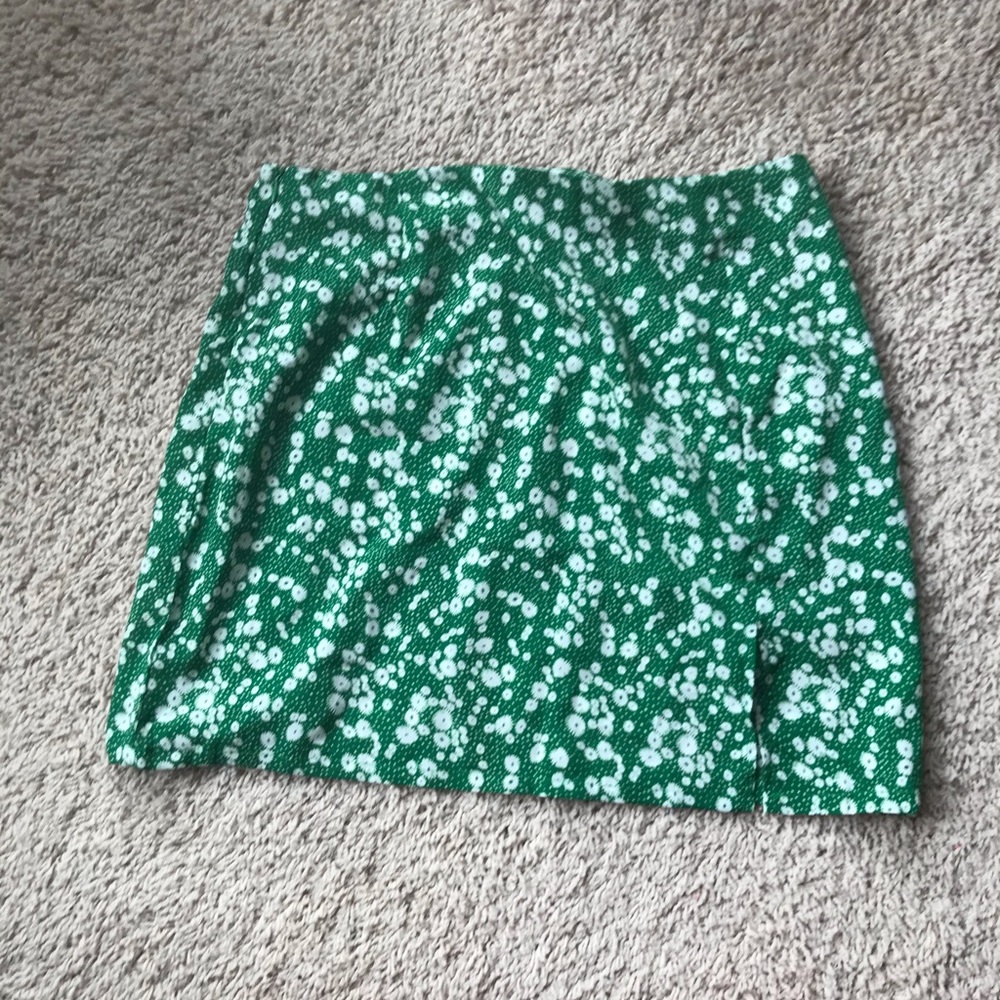 adorable green floral skirt